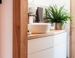 Kakovostna in lepa kopalnica ter predsoba po meri